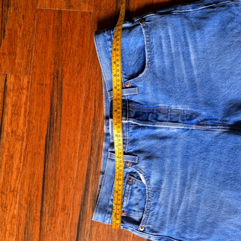 Levi's Blue Ankle Cropped Wedgie Jeans: NWOT, NEVER WORN. - Picture 4 of 8